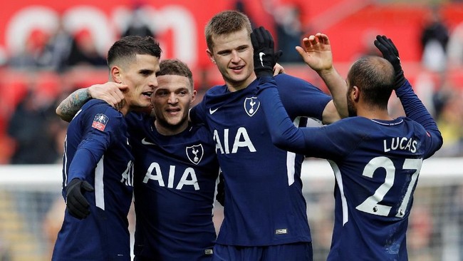 Tottenham Hotspur berhasil lolos ke babak semifinal Piala FA setelah menang atas Swansea City dengan skor 3-0 di Liberty Stadium, Sabtu (17/3).