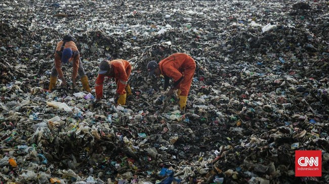 Sampah Jakarta mencapai 7.100 ton sampah per hari atau setara dengan 50 kilometer persegi. Saat ini DKI hanya mengandalkan Bantargebang untuk pembuangan sampah.