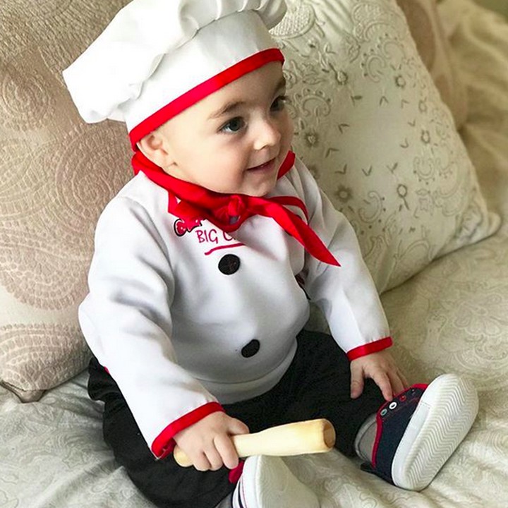 <p>Bunda mau dimasakin apa? Chef-nya udah siap sedia nih. (Foto: Instagram/@lelo_cil)  </p>