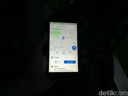 India Izinkan Pengemudi Mobil Pakai HP, Cuma untuk Dua Alasan Ini