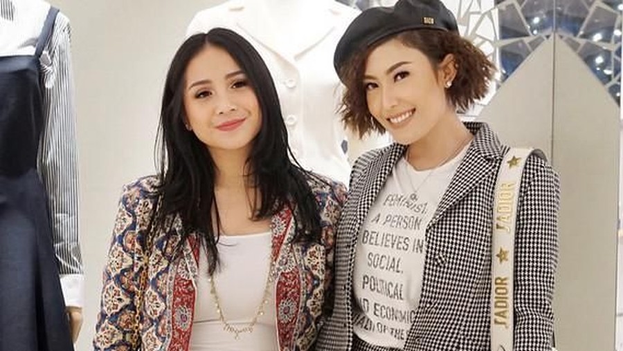 Nagita Slavina, Nindy, Ayu Dewi, Shandy Aulia dan Titi Kamal Saat Nagita Slavina ngumpul bareng Nindy Cs