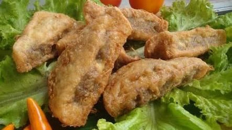 Bunda ingin mencoba membuat tahu bakso di rumah? Berikut ini tips menggoreng tahu bakso agar matang merata yang bisa langsung Bunda praktikkan.