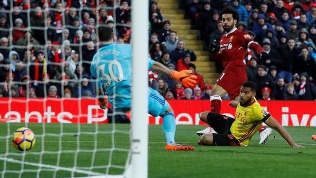 Striker Mohamed Salah mencetak empat gol ke gawang Watford yang membuat Liverpool menang telak 5-0.