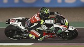 FOTO: Kejutan Zarco di Kualifikasi MotoGP Qatar 2018 Pebalap Tech3 Yamaha Johann Zarco membuat kejutan dengan meraih pole balapan MotoGP Qatar 2018 yang akan digelar di Sirkuit Internasional Losail, Minggu (18/3).