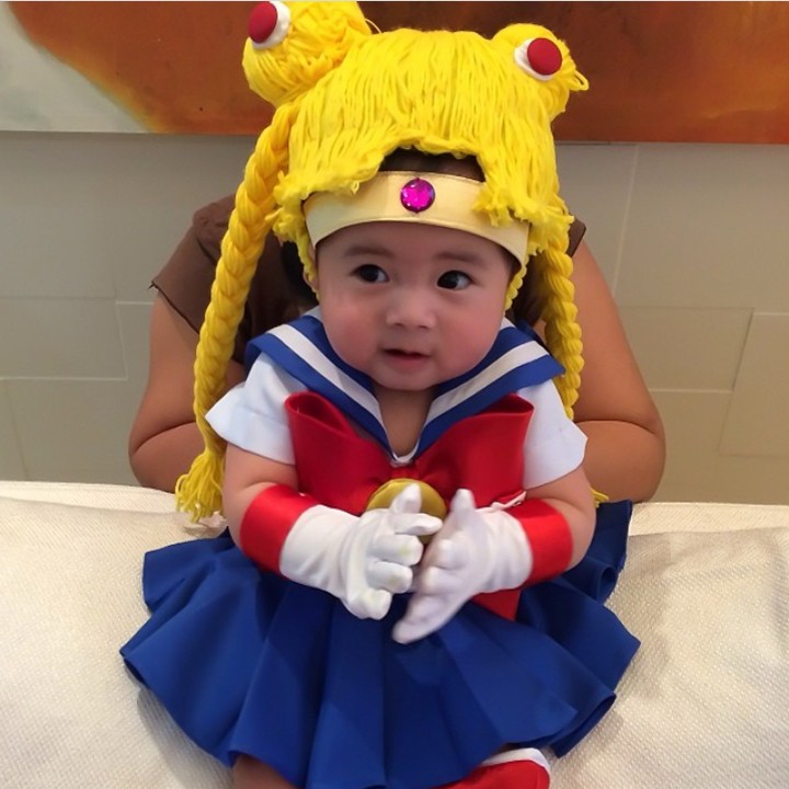 Pok ame-ame dulu ya Sailormoon-nya sebelum beraksi, he-he. Gemas, Nak. (Foto: Instagram @nathalie_asanthyvp)