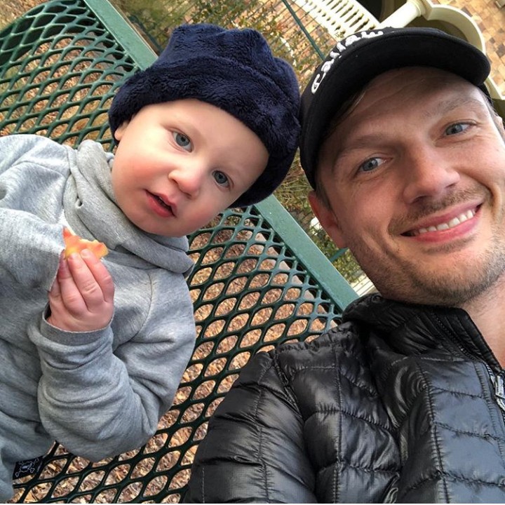 Mirip kan Bun? (Foto: Instagram @nickcarter)