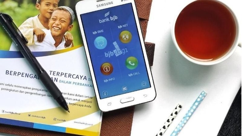 Gelombang usaha rintisan (start up) berupa financial technology (fintech) tidak akan mengancam industri perbankan Tanah Air.