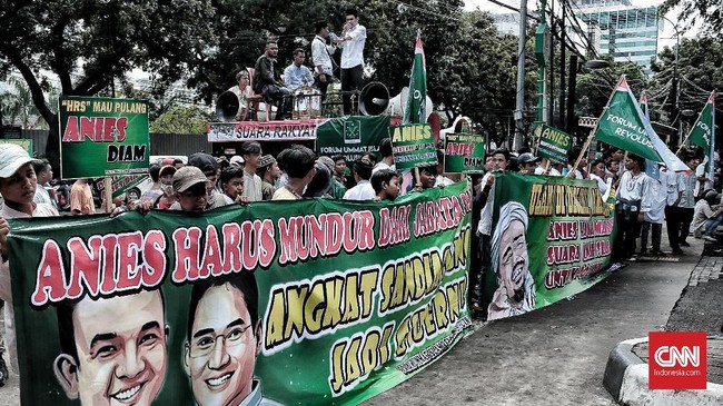 Aksi massa Forum Umat Islam Revolusioner (FUIR) juga diduga hanya ingin menjatuhkan nama Rizeq Shihab, FPI dan Anies Baswedan.