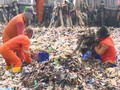 VIDEO: Sandiaga Imbau Warga Tak Buang Sampah ke Sungai