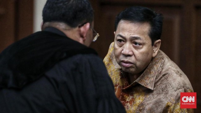 Hal tersebut diungkapkan Setnov kala dicecar jaksa terkait alasan Made Oka Masagung memberikan uang kepada Pramono Anung dan Puan Maharani.