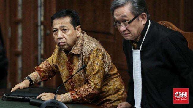 Perawat RS Medika Permata Hijau, Indri Astuti, menyebut terdakwa kasus e-KTP Setnov bisa kencing berdiri sehari setelah insiden kecelakaan.