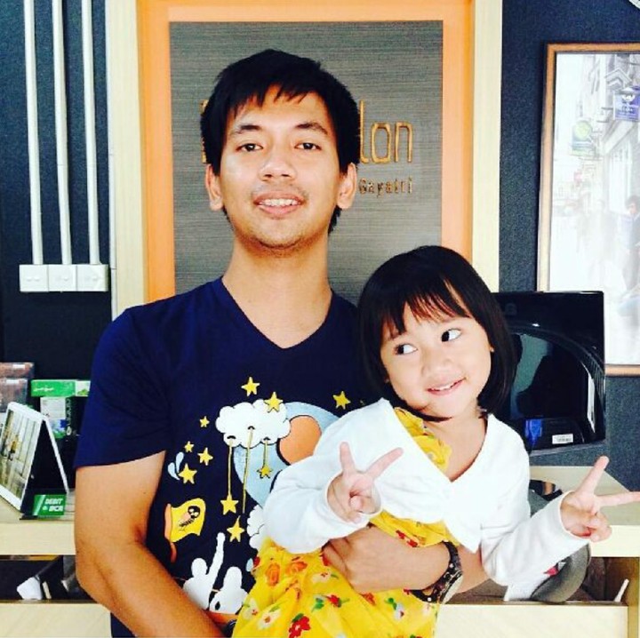 <p>Imut banget Ralia, putri kecil kebanggaan Ayah Rian. (Foto: rianekkypradipta)wa</p>