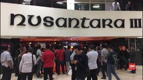 VIDEO: Kebakaran, Asap Mengepul dari Gedung DPR