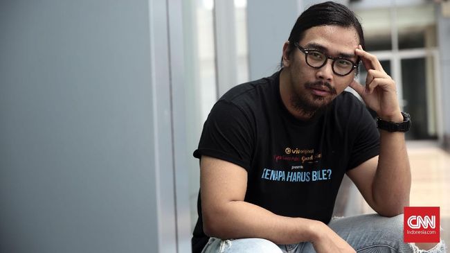 Michael Kho harus berjuang bahkan 'puasa' untuk memerankan sosok Arik yang gay dalam 'Kenapa Harus Bule?' Ia pun mengisahkan perjuangannya tersebut.