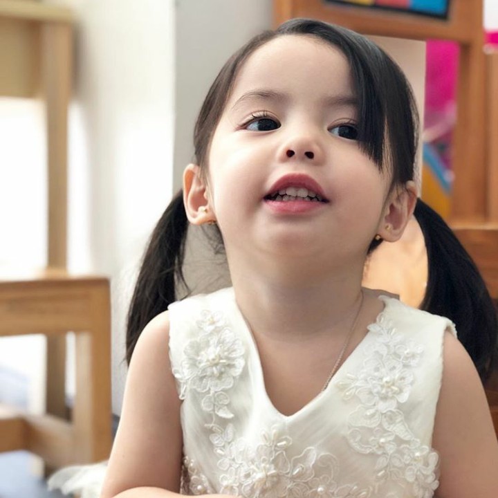 Olivia kini masih berusia tiga tahun, Bun. (Foto: Instagram @oliviamreyes)