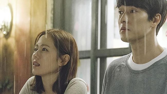 Kemahiran Korea dalam memproduksi film drama keluarga seakan bisa membuat berderai air mata. Berikut 5 film Korea keluarga terbaik.
