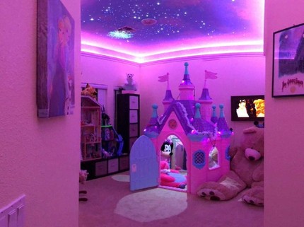 Keren! Kamar Tidur Bocah Ini 'Disulap' Ayahnya Jadi Disneyland