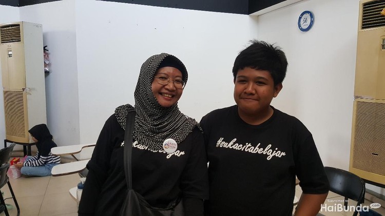 Cerita Anak yang Belajar Lewat Metode Home Schooling karena Pernah Dibully Anakku pernah dibully. Namun, dia tetap semangat belajar meski melalui metode home schooling.