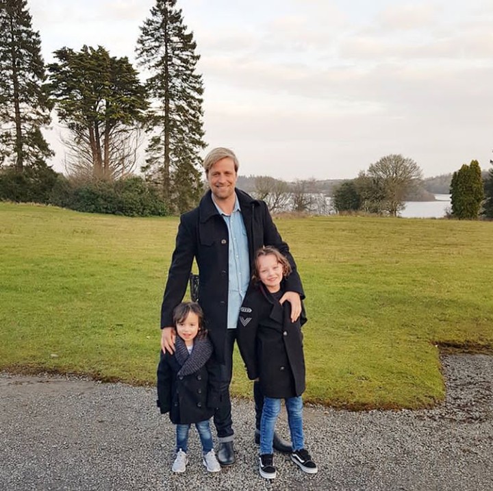 <p>Kian bersama kedua anaknya, Zeke Egan dan Koa Albert. (Foto: Instagram @jodialbert)</p>