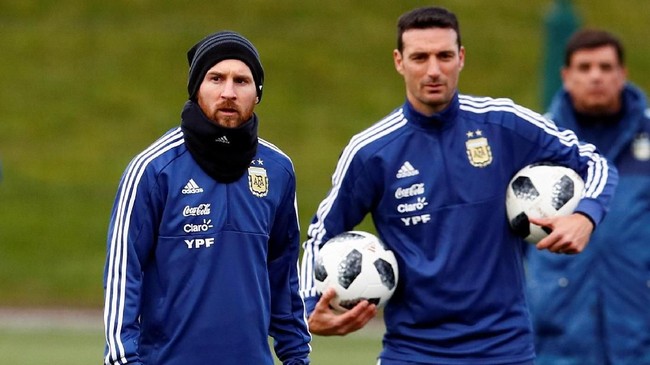 Lionel Messi mengaku akan tampil dalam laga persahabatan menghadapi Spanyol, Selasa (27/3), jika kondisinya prima.