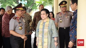 Dua Jam Penantian untuk Megawati di Mabes Polri