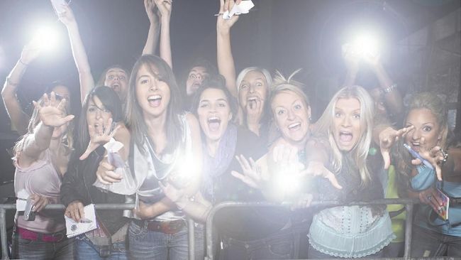 Penonton bayaran atau mereka yang kerap disebut penonton 'alay' bukan barang baru bari industri televisi Indonesia, namun Hollywood pun mengandalkan mereka.