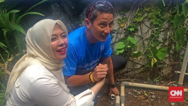 Wagub DKI Sandiaga Uno mengaku sudah 'tobat' untuk menggunakan air tanah karena tercemar bakteri dari septic tank dan beralih ke air PAM.