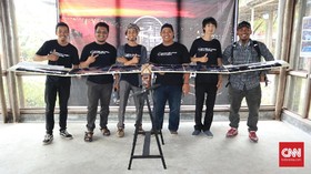 Pesawat Tenaga Surya Terbang di Hari tanpa Bayangan