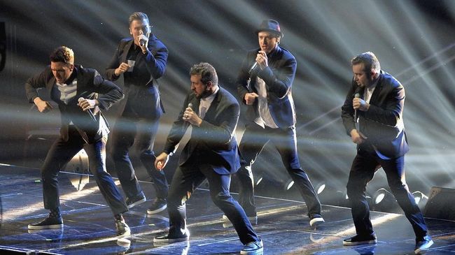 Boyband kondang asal AS, N'Sync akan menerima persembahan khusus berupa bintang di Hollywood Walk of Fame atas kiprah mereka di bidang musik.