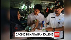 Cacing di Makanan Kaleng