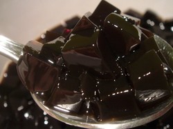 10 Manfaat Cincau Hitam untuk Kesehatan dan Obat Beberapa Penyakit