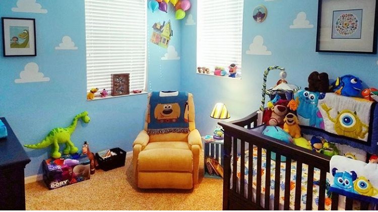 Trik Menata Kamar Sempit agar Bayi & Bunda Lebih Nyaman Kamar yang sempit jadi terasa lebih nyaman dengan tata ruang yang tepat. Simak juga memilih dekorasi yang aman ya, Bun.
