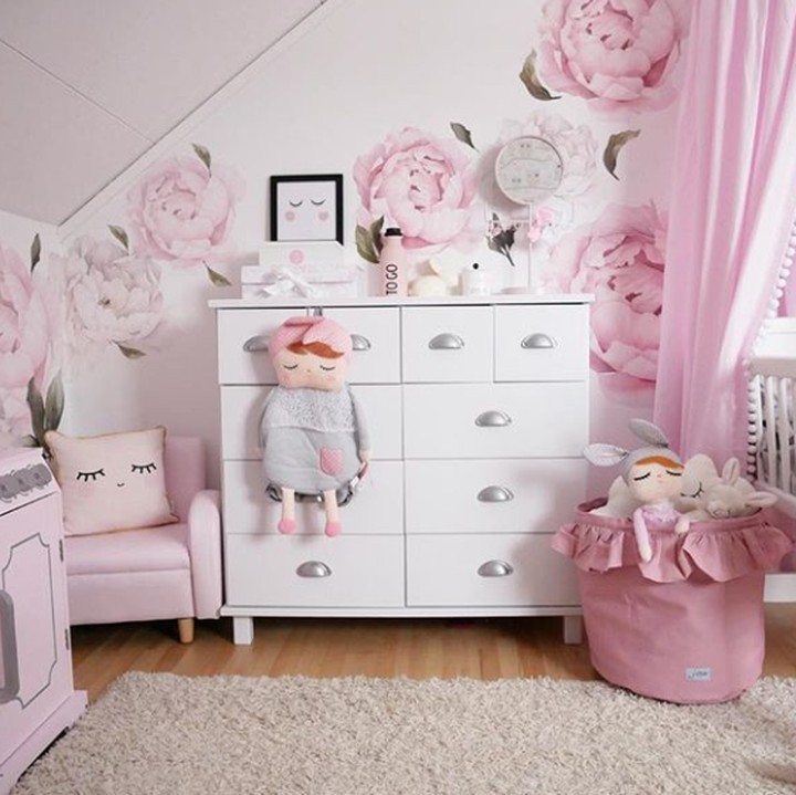 <p>Paduan warna pink dan putih, manis banget buat jadi istana anak perempuan. (Foto: Instagram @villagrip)</p>