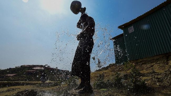 Kebiasaan hemat air seiring peringatan Hari Air Sedunia dapat dimulai dari kebiasaan kecil, seperti saat memasak, mandi, hingga mencuci pakaian.