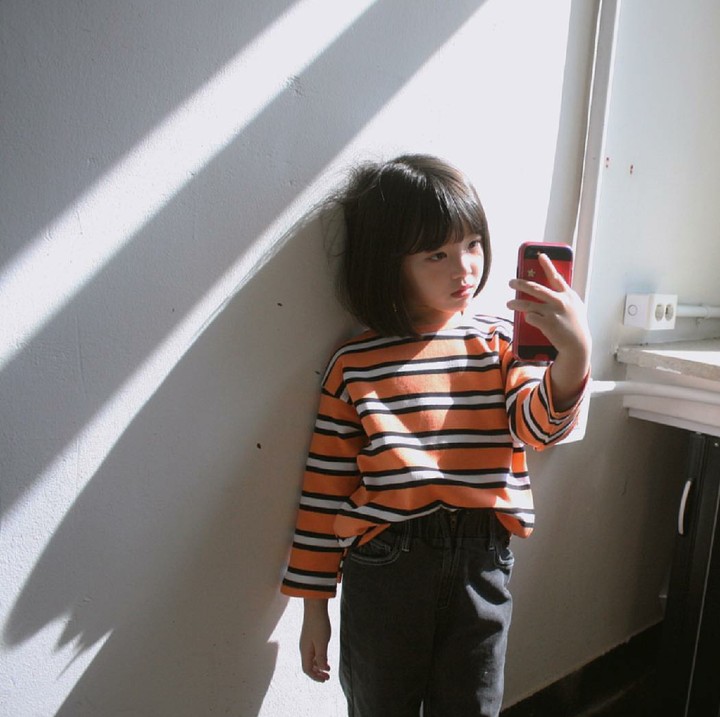 <p>Wah, si kecil udah bisa selfie nih. (Foto: ha__byeol)</p>
