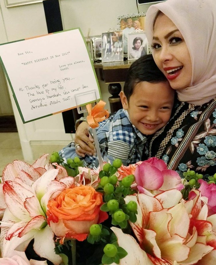 So Sweet! Momen Kebersamaan Nur Asia Uno bersama Anak-anaknya