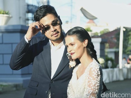 Kelahiran Anak Pertama Jadi Kado Natal Petra Sihombing dan Istri