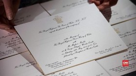 VIDEO: Undangan Bersepuh Emas Pangeran Harry-Meghan Markle