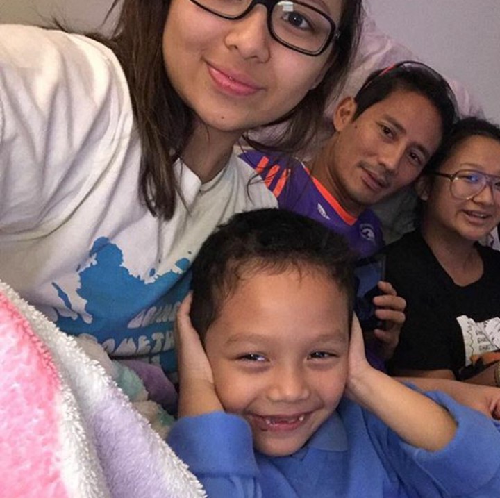 <p>Foto lengkap sekeluarga! (Foto: Instagram @nurasiauno)</p>