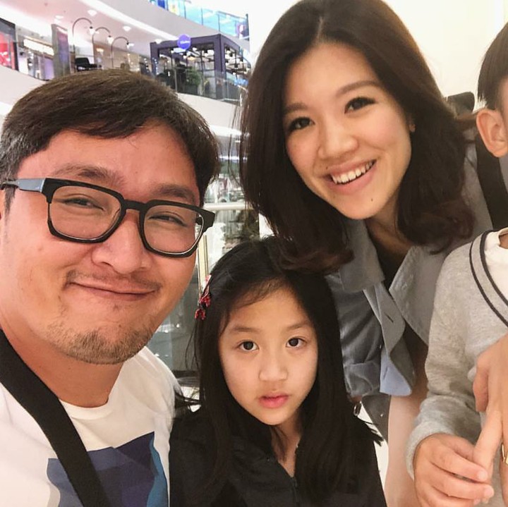 <p>Sering quality time jadi kunci senyum keluarga ini. (Foto: Instagram/agatha_suci)</p>