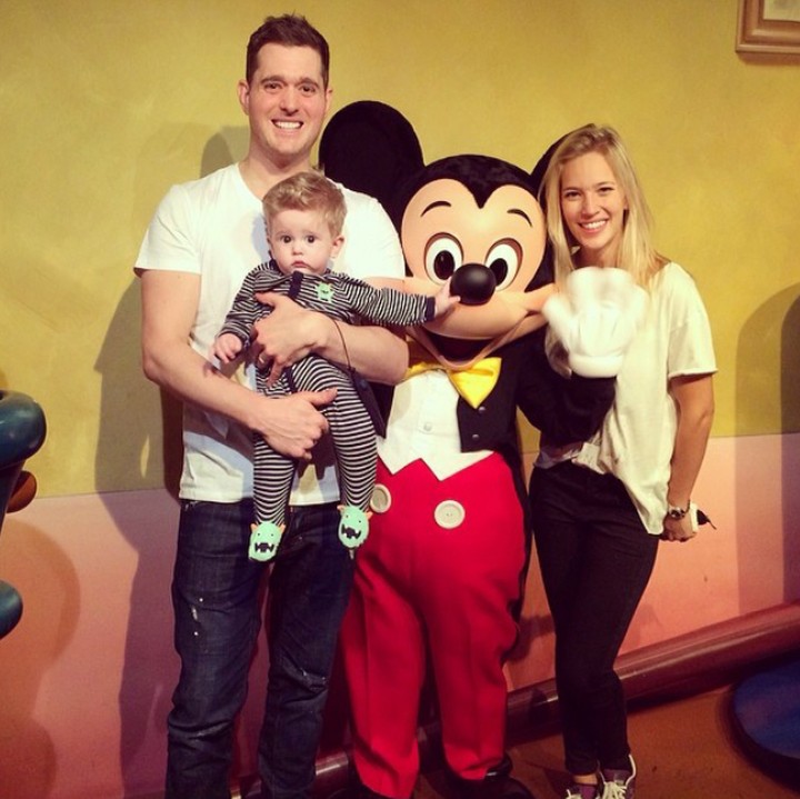 <p>Throwback, saat Noah pertama kali main ke Disneyland. Nggak terlupakan banget pastinya. (Foto: Instagram @michaelbuble)</p>