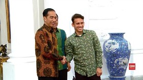 img-title VIDEO: Egy Maulana Vikri Disambut Jokowi di Istana