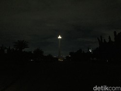 Malam Ini Lampu di Monas-Bundaran HI Padam, Begini Penampakannya!