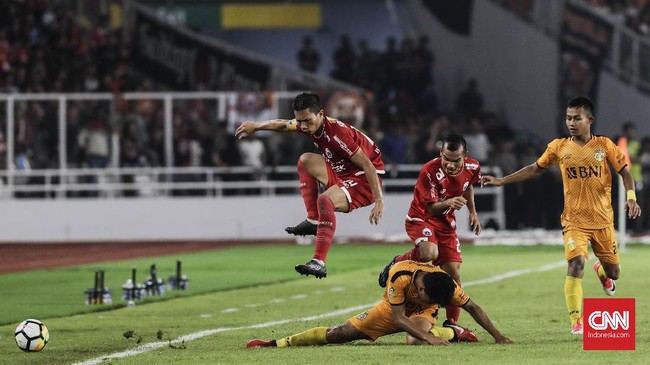 Dirut Persija Gede Widiade menyebut laga kandang melawan Persib Bandung bakal digelar di Stadion PTIK, Jakarta Selatan, Sabtu (30/6).