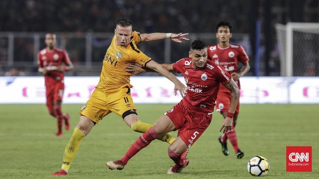 Pertarungan Persija Jakarta vs Arema FC di SUGBK menjadi salah satu duel panas di pekan kedua Liga 1 2018. Berikut ini prediksi pertandingan Persija vs Arema.