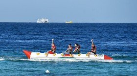 FOTO: Tergoda Rayuan Biru di Laut Merah