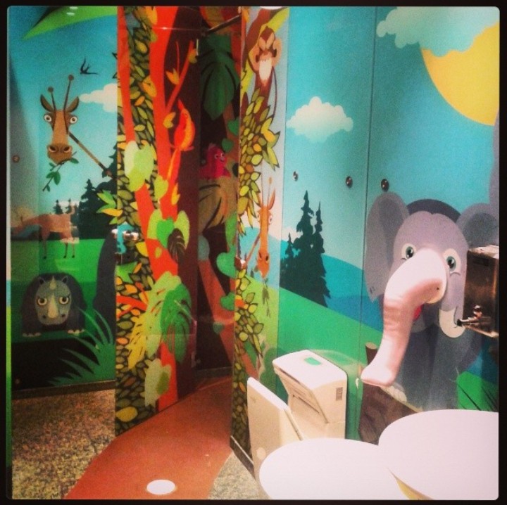 Toilet dengan tema binatang agar si kecil lebih ceria. (Foto: Instagram @noitchy)