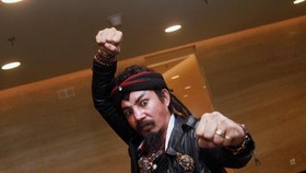 Kronologi 'Tumbangnya' Limbad di Aksi Terkubur dalam Balok Es