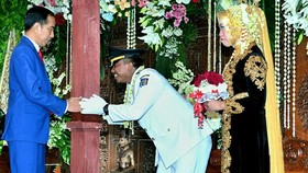 Jokowi Kondangan ke Mantan Ajudan saat Jadi Gubernur