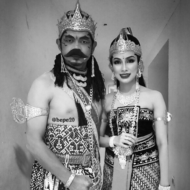 <p>Tampil bersama dalam pentas seni. Kompak!  (Foto: Instagram/@bepe20)  </p>